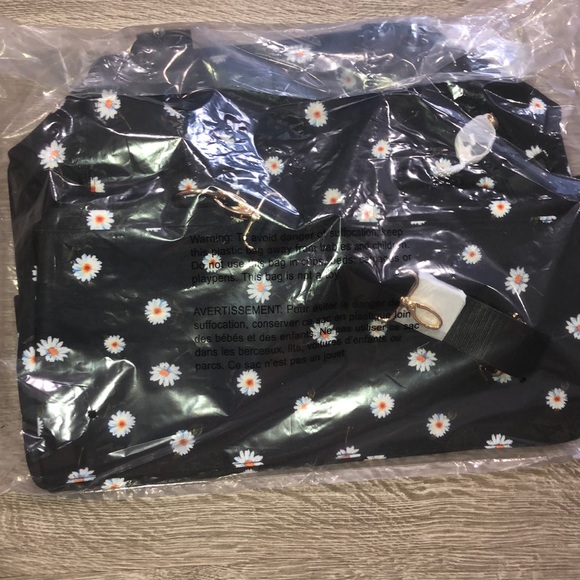 🌻🆕🌻Alice + Olivia Daisy Print Duffel Bag - Picture 9 of 9